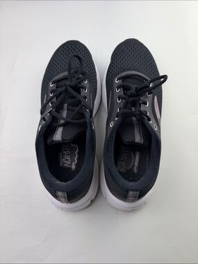 Brooks Signal 3 black and pink